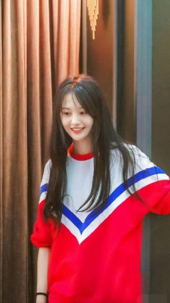 郑爽的男朋友都有谁 和张翰已经不配了