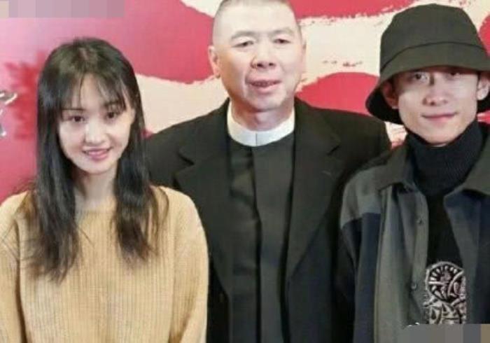 郑爽的男朋友都有谁 和张翰已经不配了