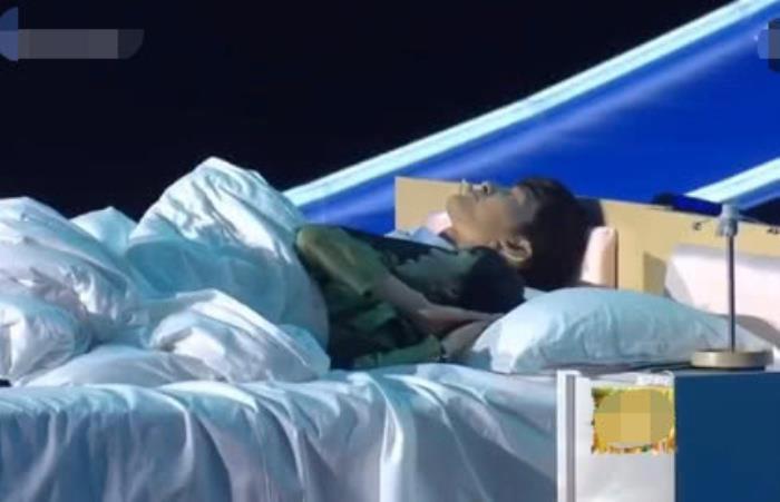 郑爽的男朋友都有谁 和张翰已经不配了