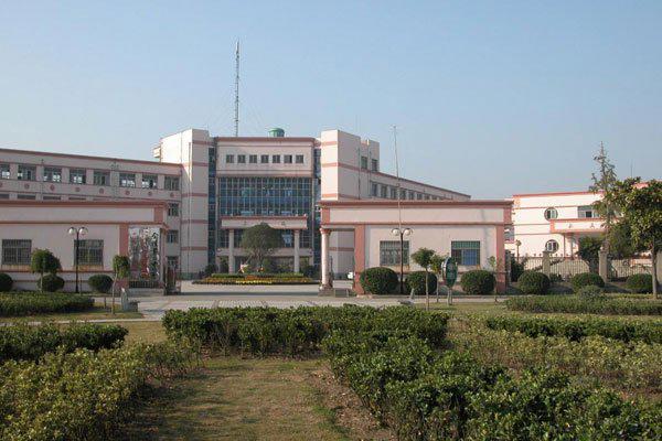 金坛二中黄云霞与学生事情 女老师被警方带走