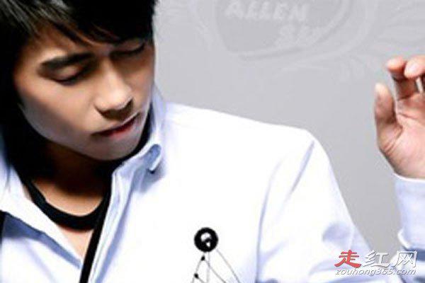 拖奶天王李炜怎么回事 托谁的奶，和苏醒前女友是真的吗