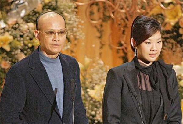 邓光荣和郑少秋谁地位更高 和肥姐感情非常好