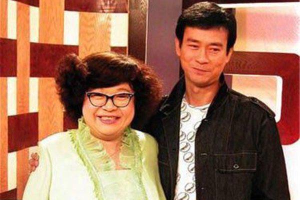 邓光荣和郑少秋谁地位更高 和肥姐感情非常好