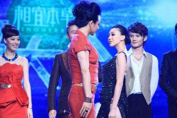 巩新亮舞林大会哪一期 身材好到爆却因露肉过多被金星骂