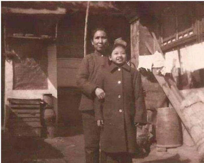 韩红老公是谁资料 收养的义子叫什么