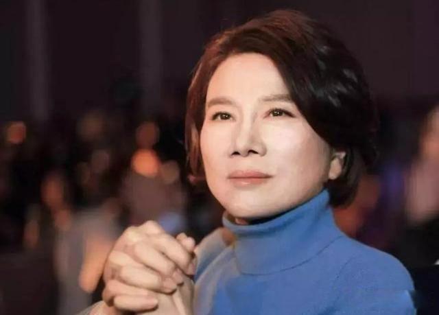 董明珠结了几次婚 单身三十年一直不结婚