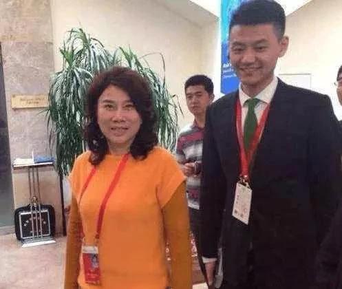 董明珠结了几次婚 单身三十年一直不结婚