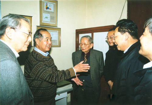 李政道和杨振宁谁的成就大 两人决裂决裂的导火索