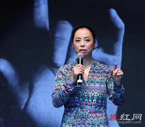 黄绮珊的详细个人资料简历 被众人追叫为黄妈