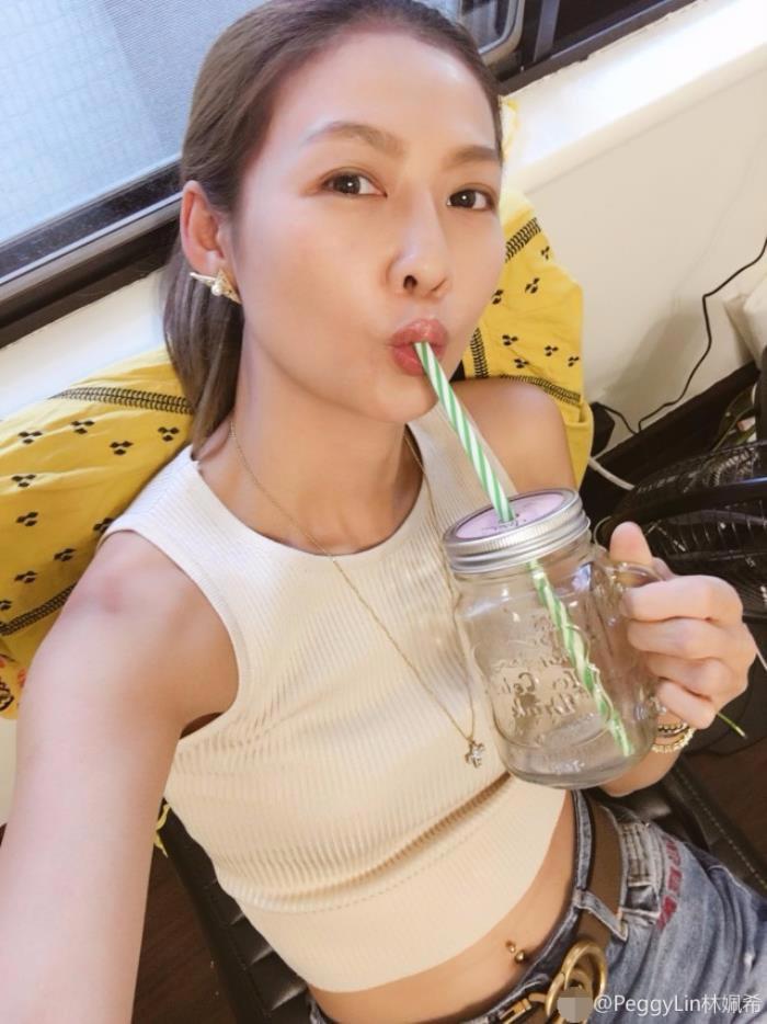 何润东个人资料简介 小8岁老婆林姵希身材好赞