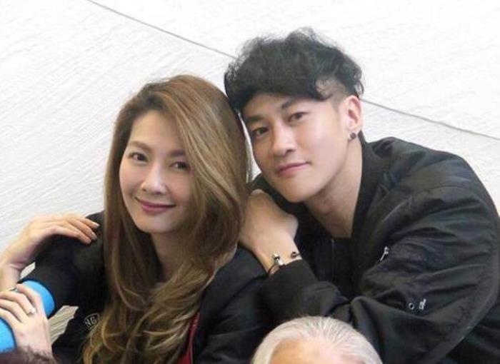 何润东个人资料简介 小8岁老婆林姵希身材好赞