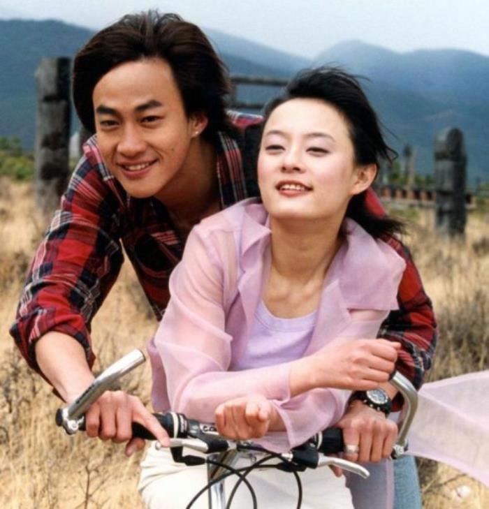 何润东个人资料简介 小8岁老婆林姵希身材好赞