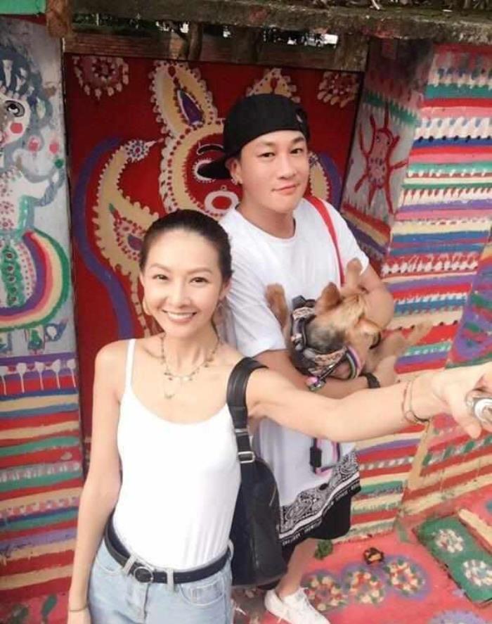 何润东个人资料简介 小8岁老婆林姵希身材好赞