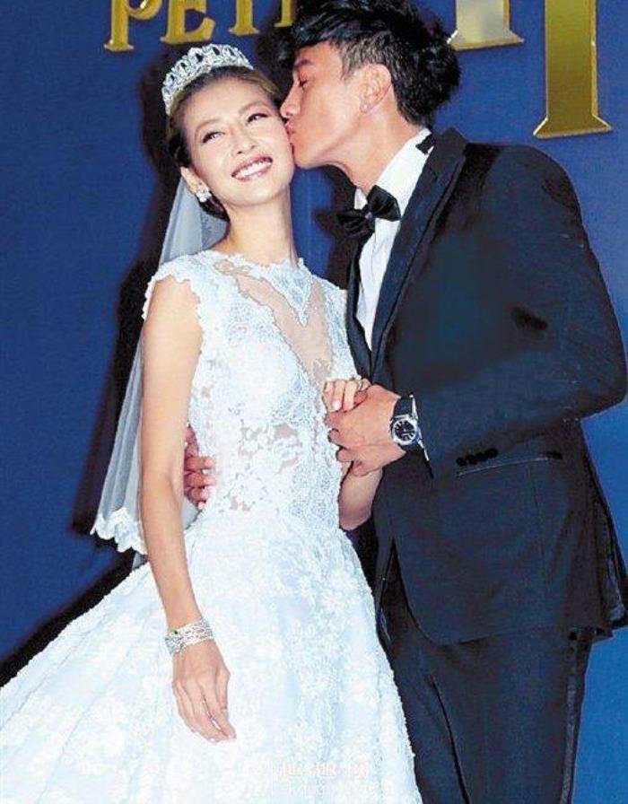 何润东个人资料简介 小8岁老婆林姵希身材好赞