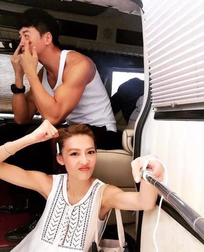 何润东个人资料简介 小8岁老婆林姵希身材好赞