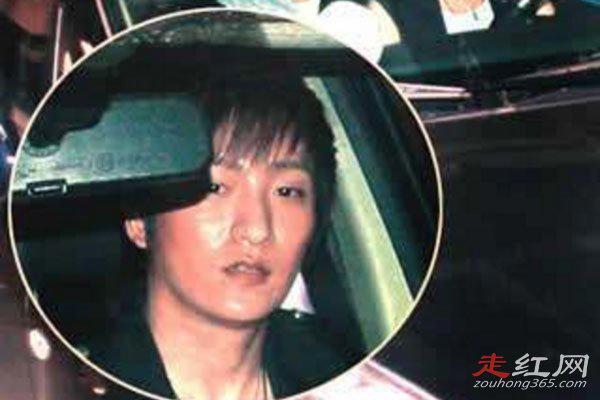 李宇春的男朋友是哪一个人 关于她的性别有着强烈的争议