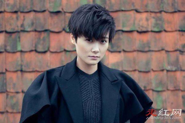 李宇春的男朋友是哪一个人 关于她的性别有着强烈的争议