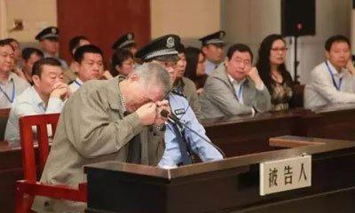 马高潮执行死刑现场 精神病开着车冲向人群