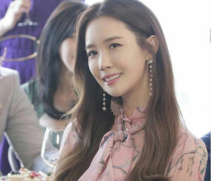 李多海整容前后照片 换头是怎么回事