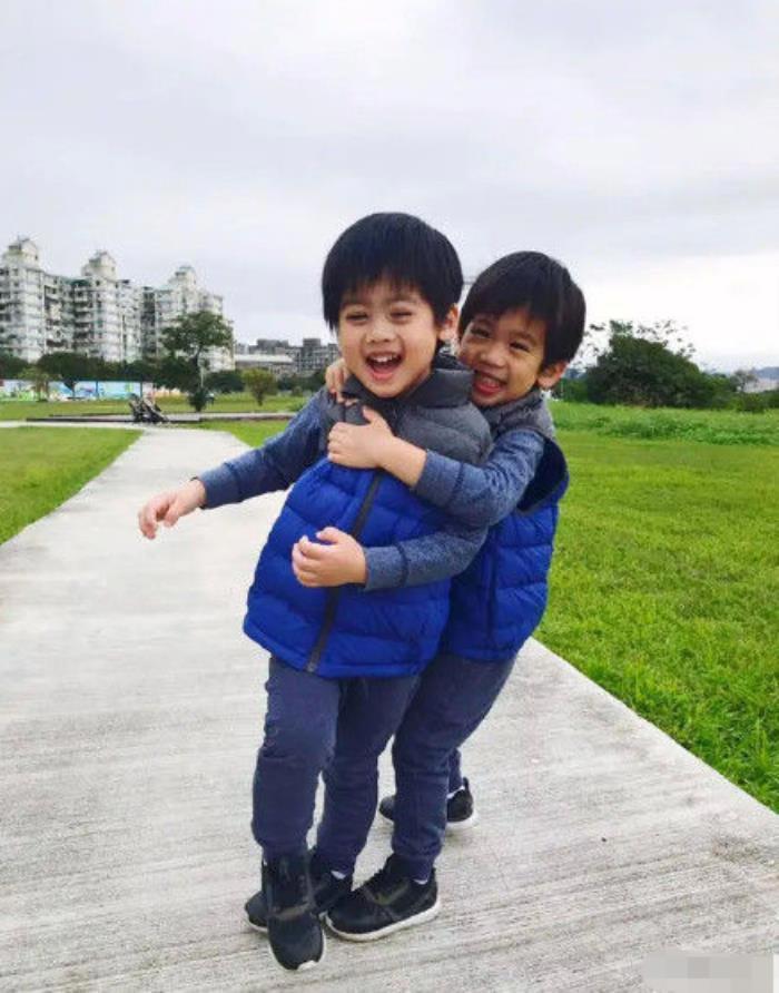 kimi小小志现在照片 陈若仪比林志颖小多少岁