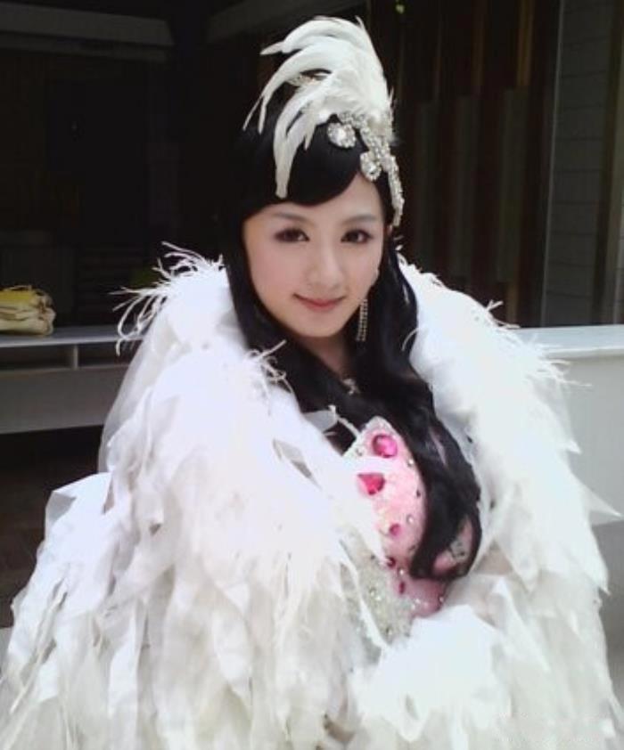 反串演员叶紫涵现状手术了吗 现在是男是女