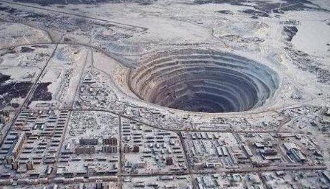 前苏联地狱之门事件 挖的万米深坑40秒录音是真的吗