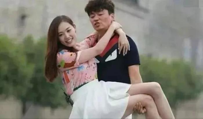 王宝强现任妻子冯清图片 前妻马蓉现在是什么状况