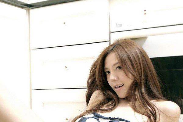 周韦彤参加跳水泳装脱落 黑料无数被封杀了