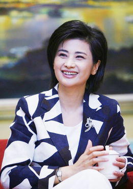 李思思现在怎么不主持节目了 怎么不主持春节晚会了