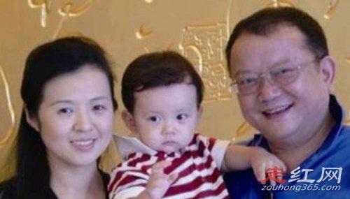 王刚妻子郑艳东多大岁龄生孩子 郑艳东前夫又是谁呢