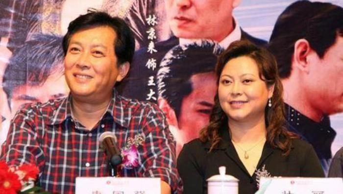 唐国强的现任妻子壮丽照片 前妻到底是什么原因自杀