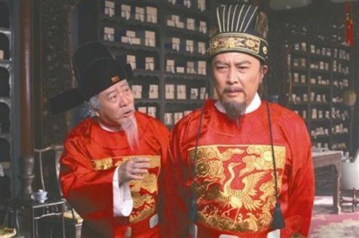 唐国强的现任妻子壮丽照片 前妻到底是什么原因自杀