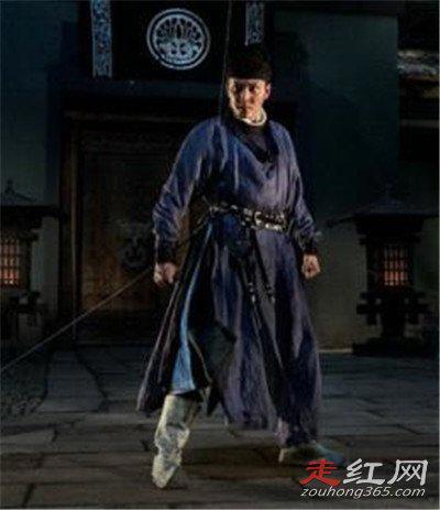 尉迟真金和裴东来什么关系 谁厉害哪个能打