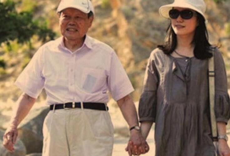 翁帆为杨振宁产下一子? 喜得贵子只是谣言而已