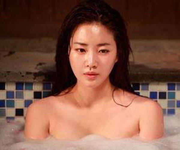 金莎朗演过的禁片 有颜值和身材谁还会在乎演技