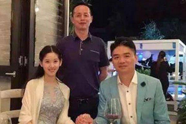 刘强东和章泽天怎么走到一起的 年龄相差很多