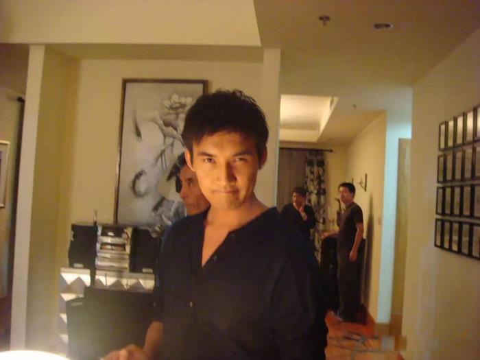 张铎个人资料简介 与大自己8岁陈松伶的爱情故事