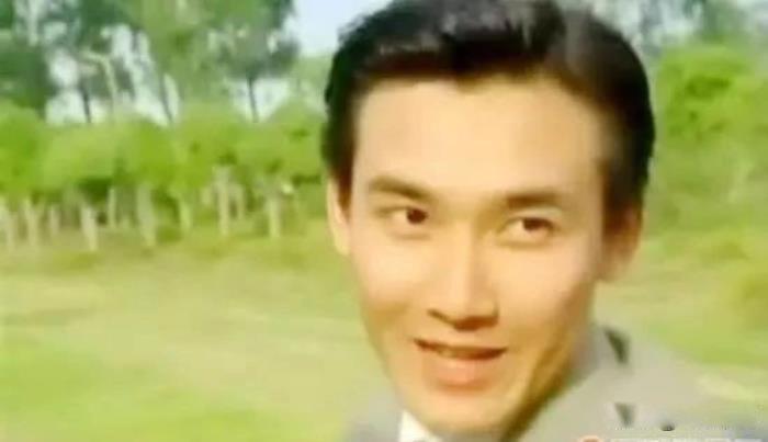 张铎个人资料简介 与大自己8岁陈松伶的爱情故事