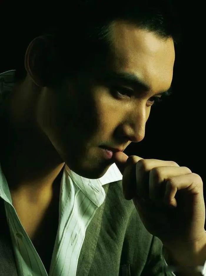 张铎个人资料简介 与大自己8岁陈松伶的爱情故事