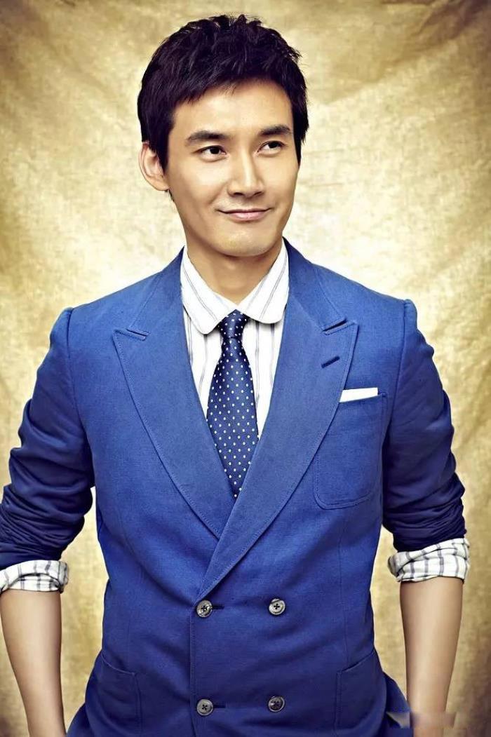 张铎个人资料简介 与大自己8岁陈松伶的爱情故事