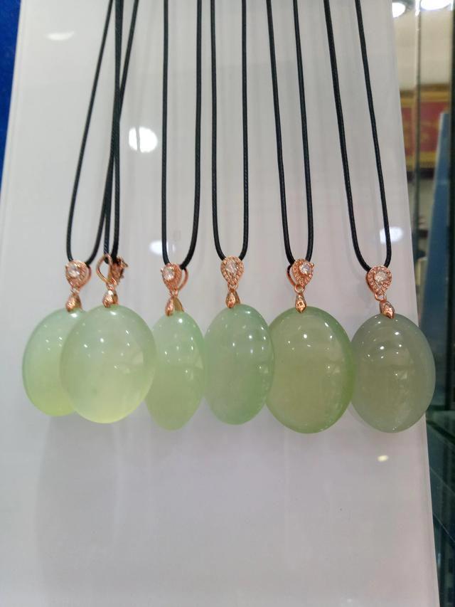 玉器跑水是什么意思 普通浅色岫玉是容易跑水的