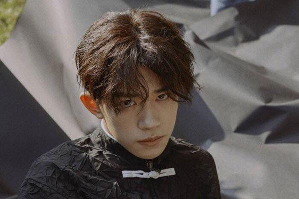 易烊千玺爸爸易上捷简介 圈外人不是什么富豪老板