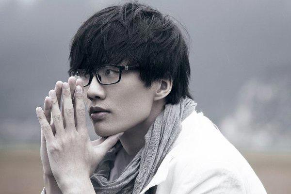 许嵩和女朋友的故事 怎么走的?去世是真的吗
