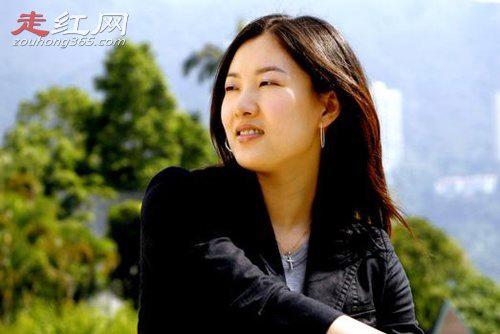 伏明霞与老公梁锦松个人资料简介 老公比她大多少岁