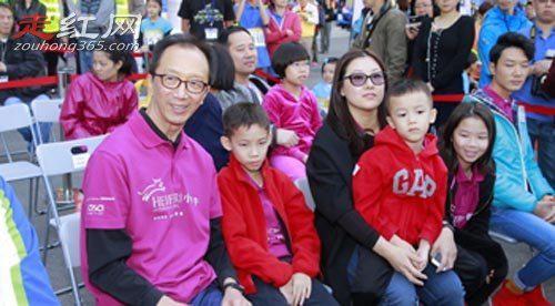 伏明霞与老公梁锦松个人资料简介 老公比她大多少岁