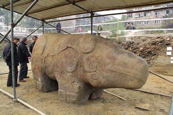 四川镇水神兽灵异事件 水神兽被挖出整个四川都被淹了