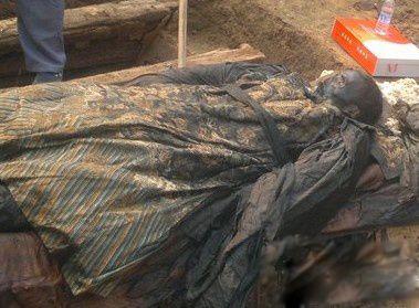 干尸案真实案件 河南挖出清朝官服干尸