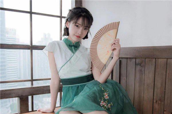 半藏森林整容前后对照的图片 好容貌好身材关键还透着“雅”