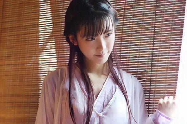 半藏森林整容前后对照的图片 好容貌好身材关键还透着“雅”