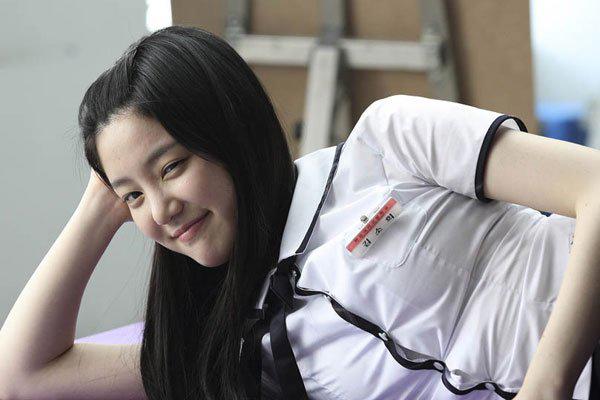 李菲儿在韩国火吗 国内很少提及她的名字